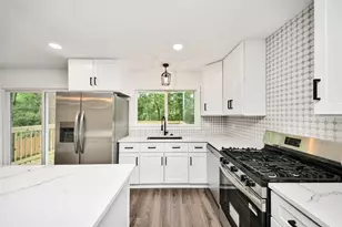 33 Kittiwake Ct, The Woodlands, TX 77380 - Photo 14