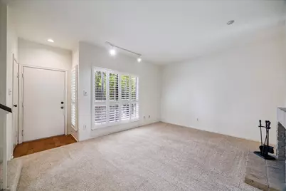 11711 Memorial Drive #203, Houston, TX 77024 - Photo 2