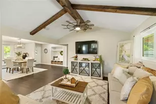 1209 Kansas Ave S, Anahuac, TX 77514 - Photo 6