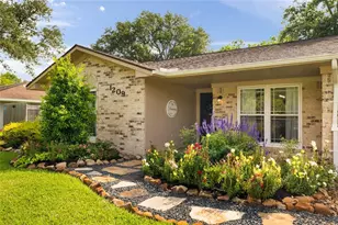 1209 Kansas Ave S, Anahuac, TX 77514 - Photo 2