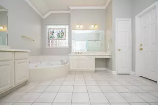 13711 Threadall Park Dr, Houston, TX 77077 - Photo 32