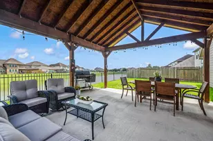 726 Rim Water Dr, Alvin, TX 77511 - Photo 32