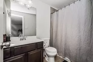 726 Rim Water Dr, Alvin, TX 77511 - Photo 8
