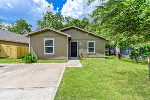 423 Armstrong St, Houston, TX 77029 - Photo 1