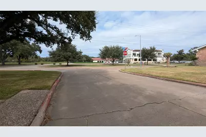 2902 Robinson Road, Missouri City, TX 77459 - Photo 4