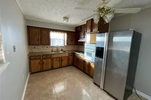 8826 Klondike St, Houston, TX 77075 - Photo 4