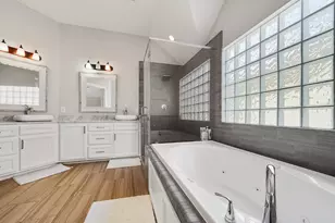 526 Westcross St, Houston, TX 77018 - Photo 14