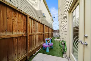 526 Westcross St, Houston, TX 77018 - Photo 4