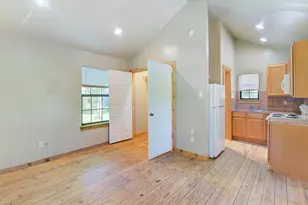 10521 Tanyard Rd, Willis, TX 77378 - Photo 6