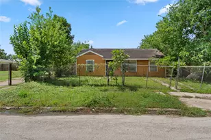 5238 Pershing St, Houston, TX 77033 - Photo 1