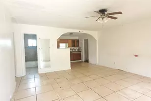 5238 Pershing St, Houston, TX 77033 - Photo 2