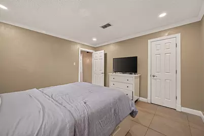 10807 Chimney Rock Road, Houston, TX 77096 - Photo 24