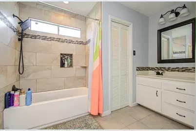 6602 Castle Lane Drive, Houston, TX 77066 - Photo 32