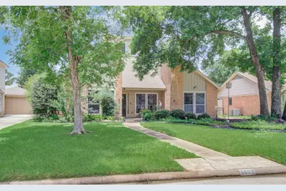 6602 Castle Lane Drive, Houston, TX 77066 - Photo 2