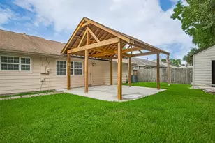 3714 Parkridge Glen Dr, Houston, TX 77082 - Photo 2