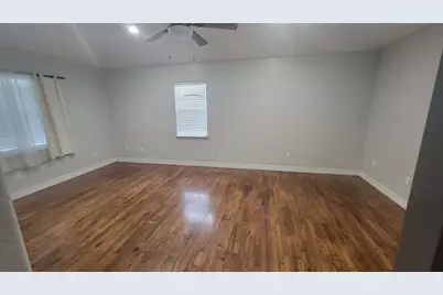 208 Battlebell Road, Highlands, TX 77562 - Photo 8