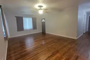 208 Battlebell Rd, Highlands, TX 77562 - Photo 6