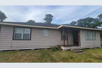 208 Battlebell Road, Highlands, TX 77562 - Photo 2