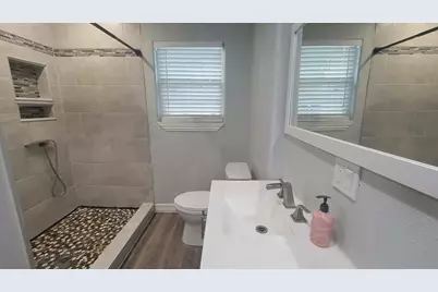 208 Battlebell Road, Highlands, TX 77562 - Photo 12