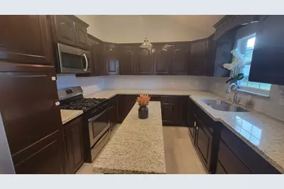 208 Battlebell Road, Highlands, TX 77562 - Photo 4