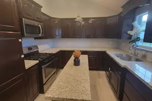 208 Battlebell Rd, Highlands, TX 77562 - Photo 4