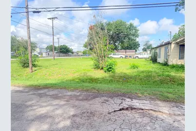 101 Carl Street, Refugio, TX 78377 - Photo 1