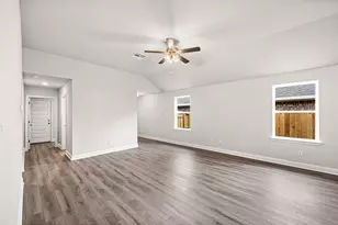 4402 W Bayou Maison Cir, Dickinson, TX 77539 - Photo 2