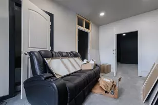 9205 Mesa Dr, Houston, TX 77028 - Photo 16