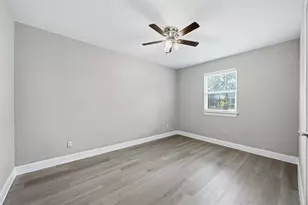 8129 Linda Vista Rd, Houston, TX 77028 - Photo 20