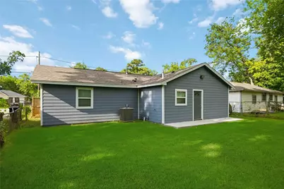8129 Linda Vista Road, Houston, TX 77028 - Photo 26