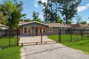 8129 Linda Vista Rd, Houston, TX 77028 - Photo 4
