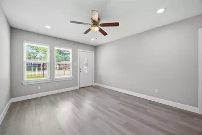 8129 Linda Vista Road, Houston, TX 77028 - Photo 6