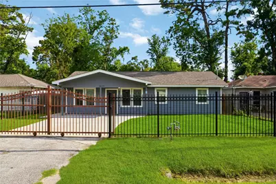 8129 Linda Vista Road, Houston, TX 77028 - Photo 2