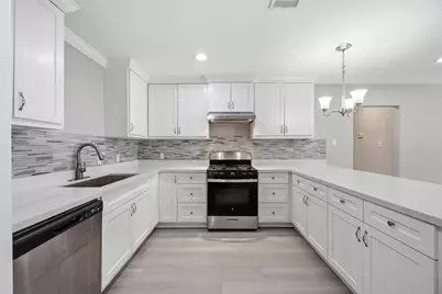 8129 Linda Vista Road, Houston, TX 77028 - Photo 10