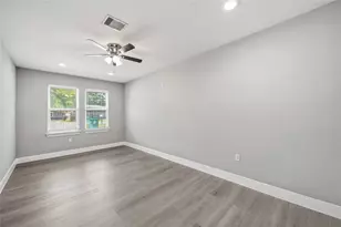 8129 Linda Vista Rd, Houston, TX 77028 - Photo 12