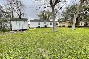 1827 Neuman St, La Marque, TX 77568 - Photo 22