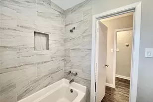 1827 Neuman St, La Marque, TX 77568 - Photo 16