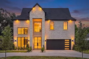 211 W 34th St, Houston, TX 77018 - Photo 2