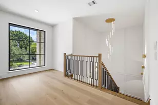 211 W 34th St, Houston, TX 77018 - Photo 22