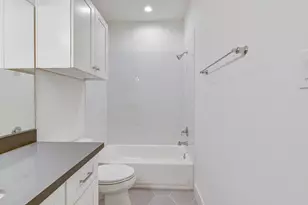 2721 Oakwood Crst Ln, Houston, TX 77018 - Photo 18