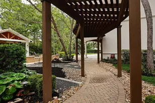 36 Golden Scroll Cir, The Woodlands, TX 77382 - Photo 4