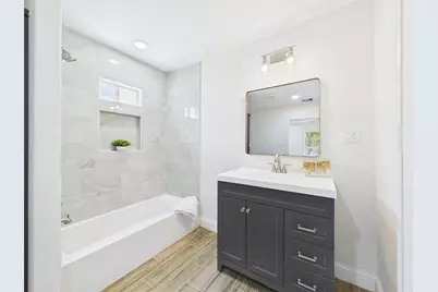 529 W 4th St, Freeport, TX 77541 - Photo 14