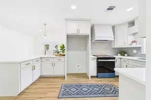 529 W 4th St, Freeport, TX 77541 - Photo 2