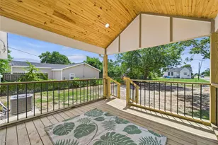 529 W 4th St, Freeport, TX 77541 - Photo 4