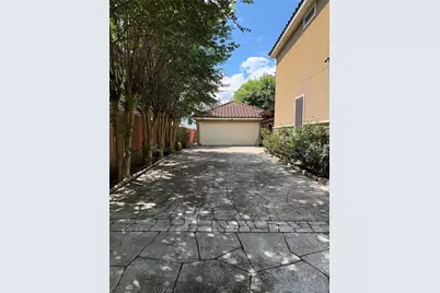 1710 Castlerock Drive, Houston, TX 77090 - Photo 2
