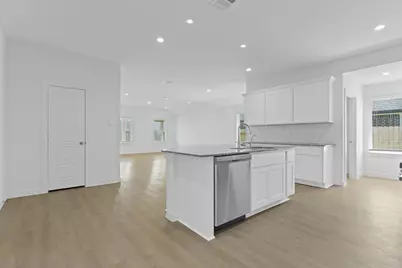 1018 River Coral, Alvin, TX 77511 - Photo 4