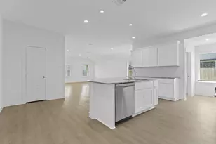 1018 River Coral, Alvin, TX 77511 - Photo 4