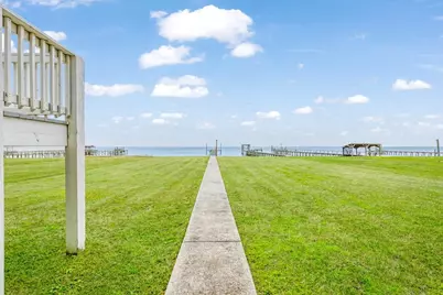 2534 Cliff Drive, Dickinson, TX 77539 - Photo 6