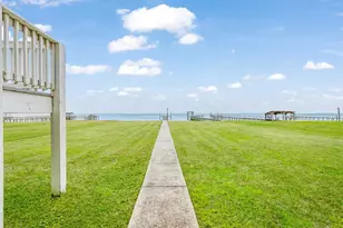 2534 Cliff Dr, Dickinson, TX 77539 - Photo 6