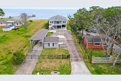 2534 Cliff Drive, Dickinson, TX 77539 - Photo 2